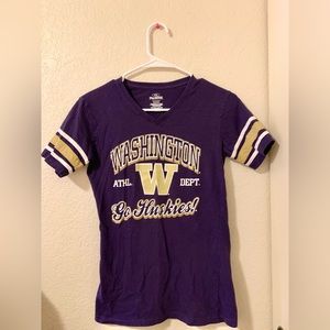 UW women’s shirt💜🌟